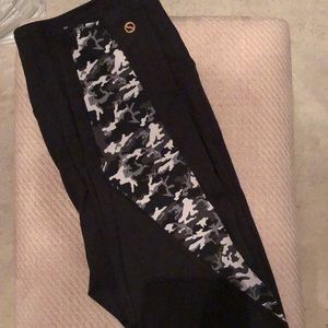 Black Leggings With Camo Detail